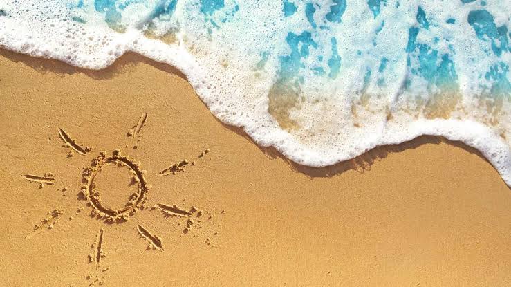 Why Your Fragrance Smells Different in Summer—And What to Do About It