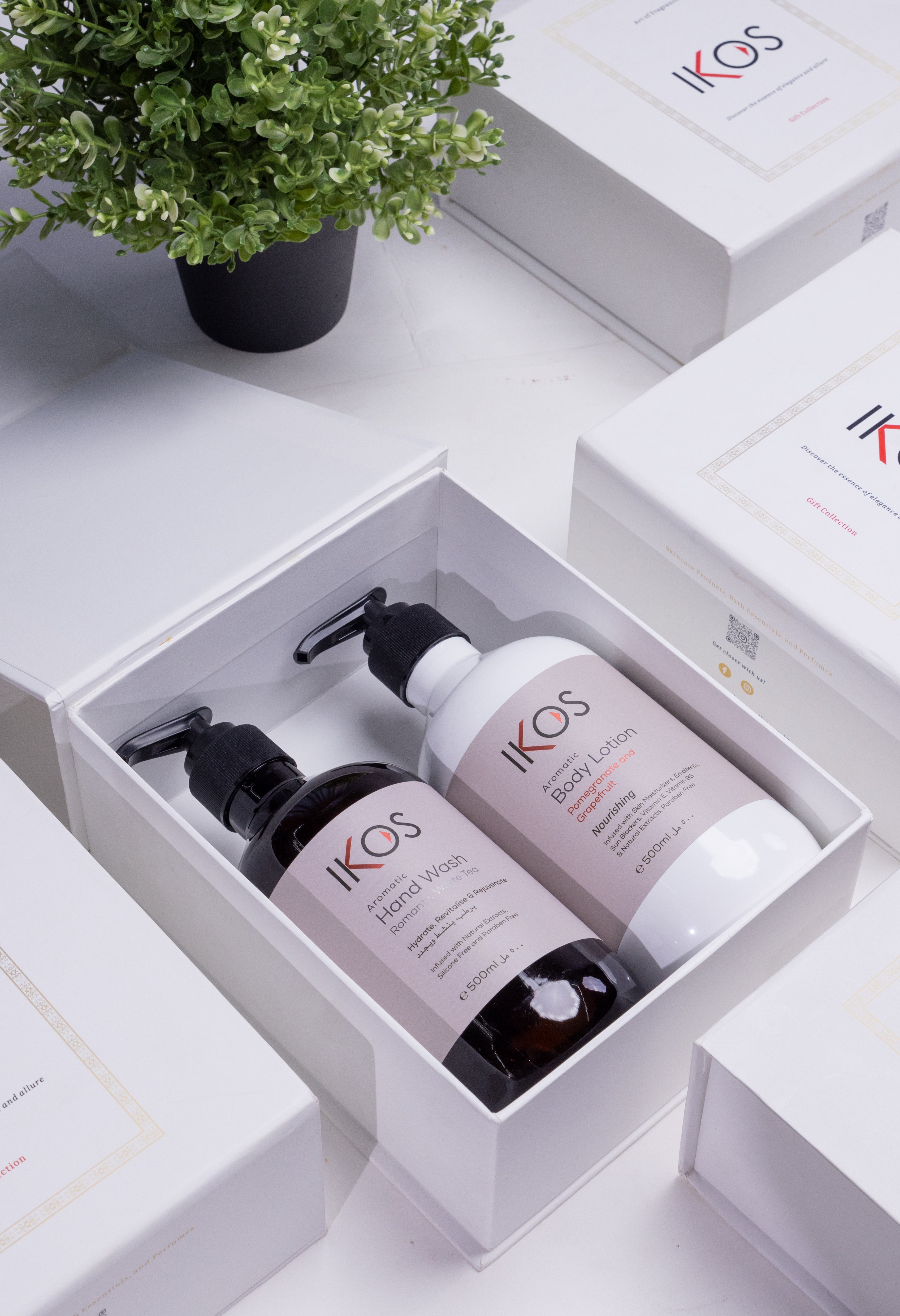 Premium Bath Essentials Hamper